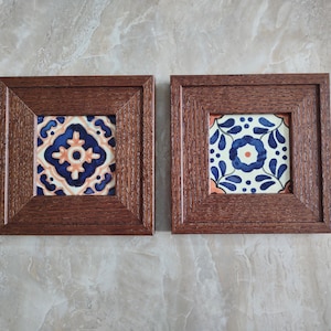 Set van 2 Talavera-tegels in Mission Style eikenhouten frames, 4x4 inch Mexicaanse tegels, handgemaakt kwartiersgezaagd eiken
