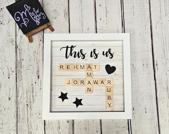 Cuadro decorativo con nombre familiar de Scrabble, árbol genealógico para pared, nombres en fichas de Scrabble, regalo del Día de la Madre para ella, regalo para la abuela, luz negra