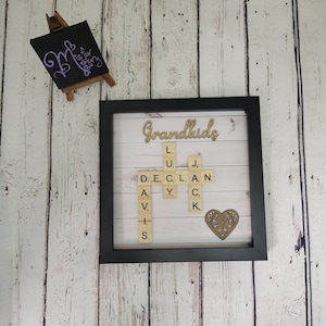 Scrabble Family Name Frame Art, Family Tree Wall Art, Scrabble Tile Names, Mother&#39;s Day Gift for Her, Grandma Gift, Natl Light