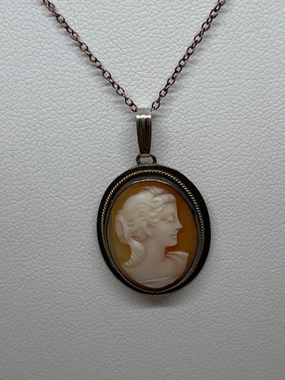 Shell Cameo Necklace with Chain