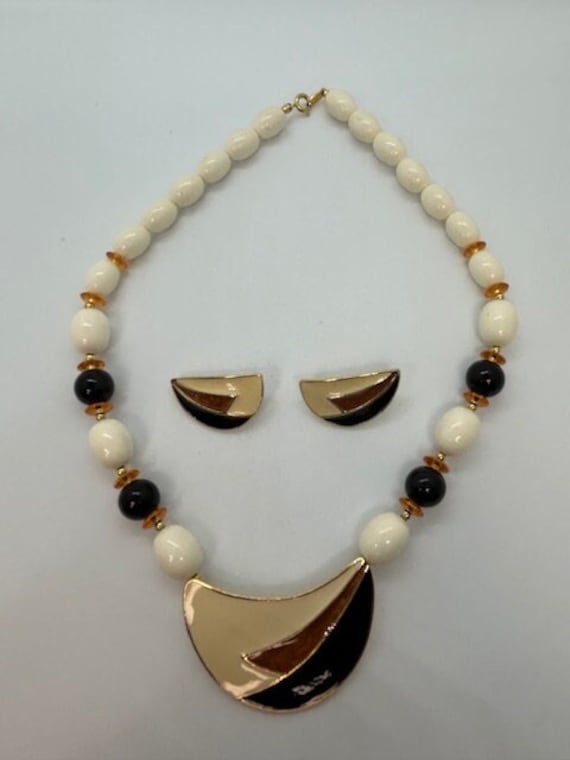 Vintage Trifari Bib Necklace and Clip Earrings - image 1