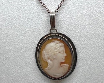 Shell Cameo Necklace with Chain