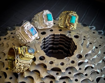 Bijoux Bagues Solitaires Brass Or Silver Plated Poison Ring with Turquoise Or Blue Labradorite Signet Ring-New Collection-Middle Age Design Inspired-Unisex Ring 