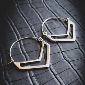 Versilberte Industrial Geometrische Formen Minimalistische Design Ohrringe-Neue Kollektion-Design Jewel-Chic Ohrringe-Boho Juwelen-SP23-Alternative