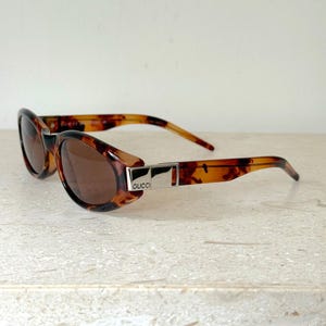 Authentic 1998 Gucci Vintage Tortoiseshell Sunglasses GG 2411/S HS3 - As New