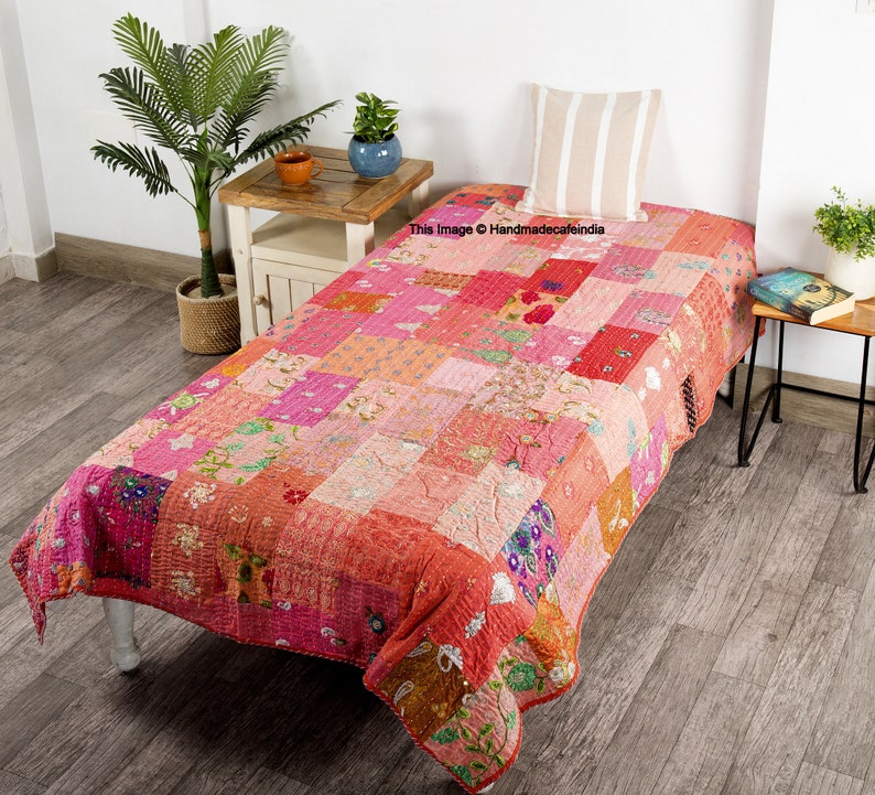 Khambadiya Patchwork Table Runner (73 x 17 in) 12