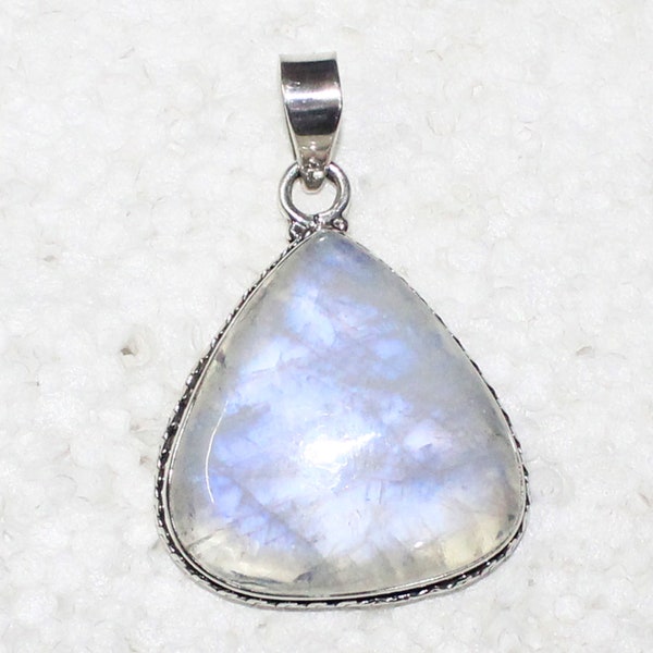 NATURAL RAINBOW MOONSTONE Gemstone Studded In Solid 925 Sterling Silver Pendant Handmade Jewelry Christmas Gift Free Silver Chain 18"