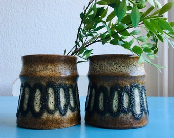 2x DDR-Keramik "Haldensleben" Vasen oder Becherset, Fat Lava, 70er, Mid-Century, braun Vintage, 9 - 9.5 cm Höhe