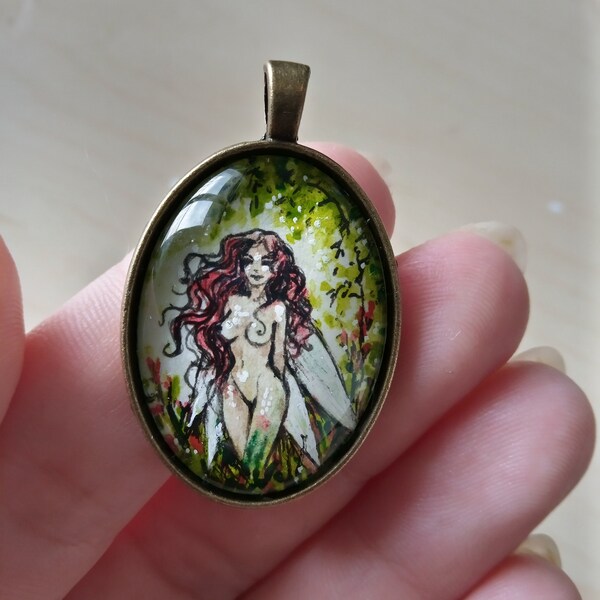 Petit pendentif fée aux iris