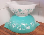 Vintage JAJ Pyrex Set Of Two Turquoise On White Gooseberry Cinderella Bowls (444 And 443) 1959