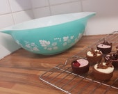 Vintage JAJ Pyrex Turquoise Gooseberry Cinderella Mixing Bowl (444) With Stars 1959