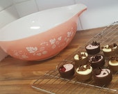 Vintage JAJ Pyrex Pink Gooseberry Cinderella Mixing Bowl (444) With Stars 1959