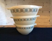 Vintage JAJ Pyrex Set Of Three Chelsea Cinderella Mixing Bowls 1967