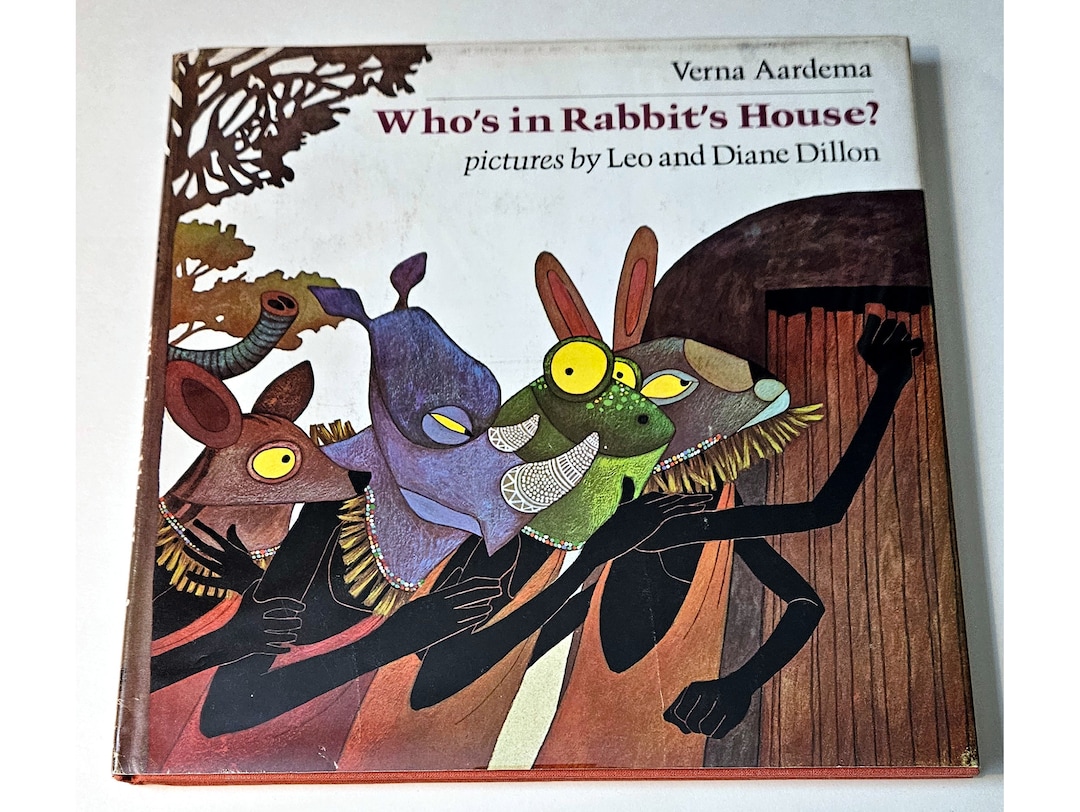 WHO'S in RABBIT'S HOUSE? Leo & Diane Dillon, Verna Aardema, Masai Tale ...