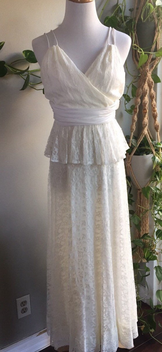 Vintage union made 80's 90's white cream lace pepl