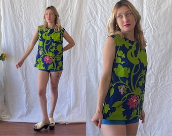 Vintage 1960’s floral tunic with embroidered flower