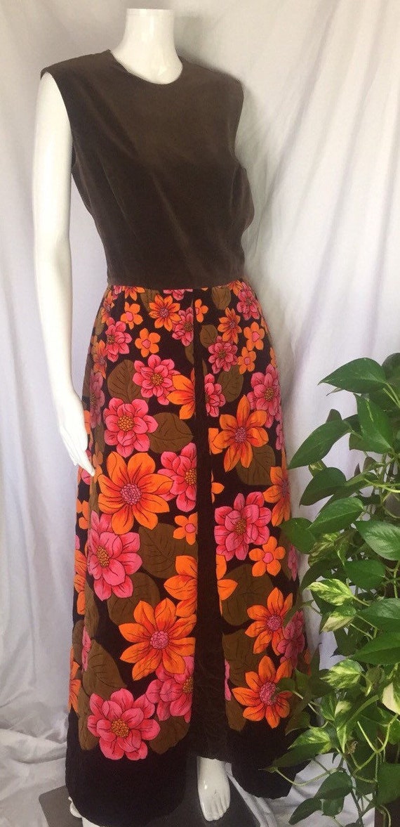 1960's vintage velvet quilted hostess dress by Dy