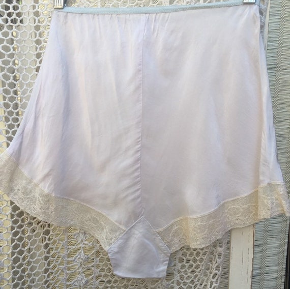1940’s vintage baby blue rayon tap pants