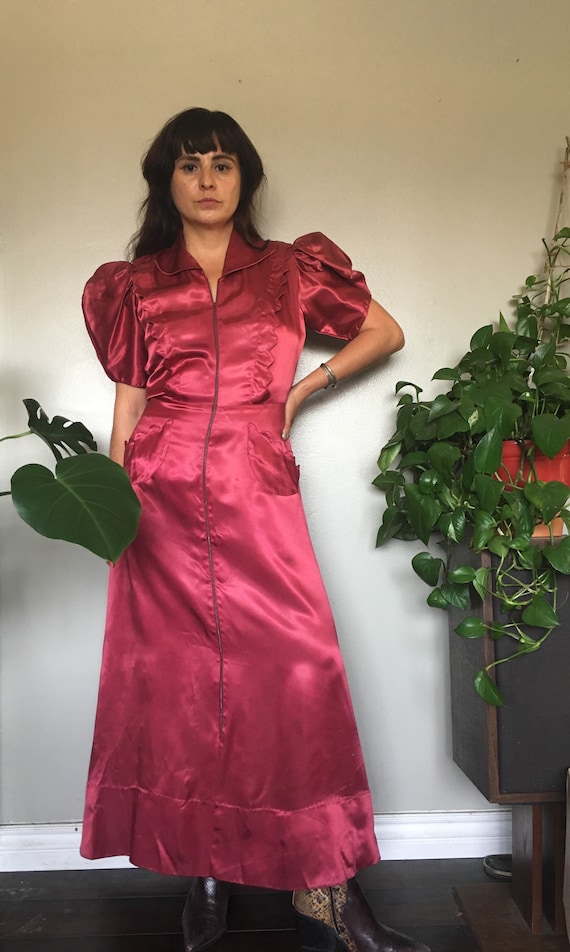 Late 1930’s early 1940’s satin dressing gown in a