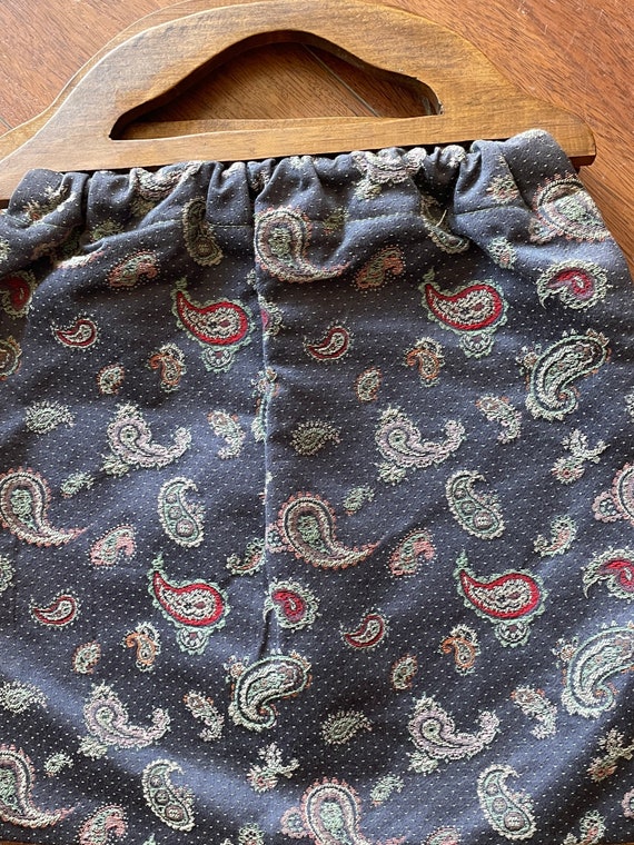 Large vintage paisley tapestry bag with big woode… - image 5
