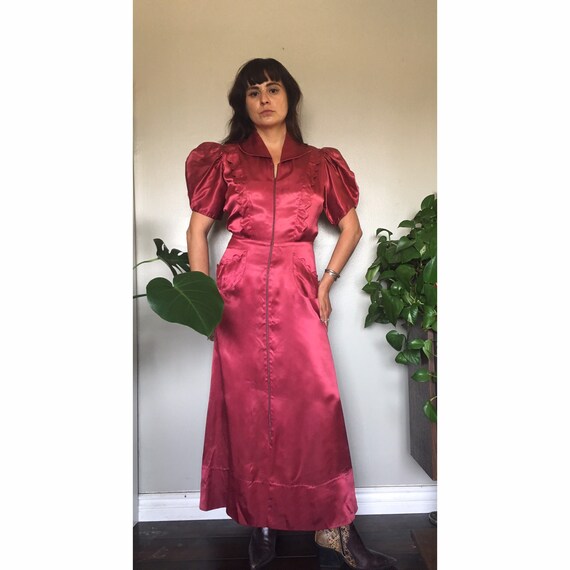 Late 1930’s early 1940’s satin dressing gown in a