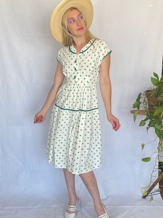 1940’s white with green polka dot picnic day dress - image 4