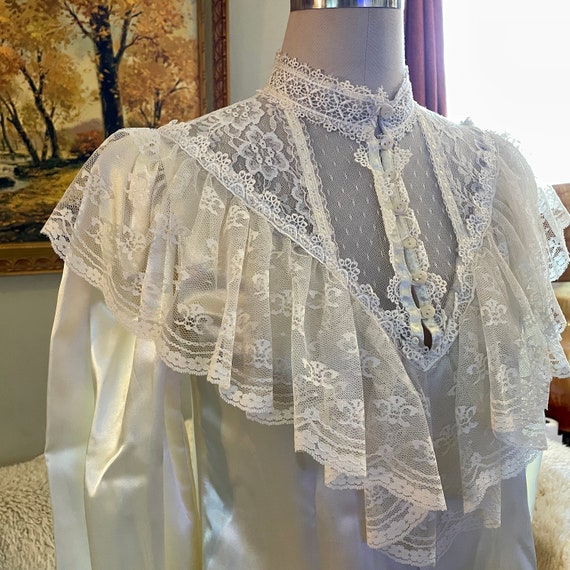 Vintage 1970’s lace and satin Gunne Sax blouse - image 8