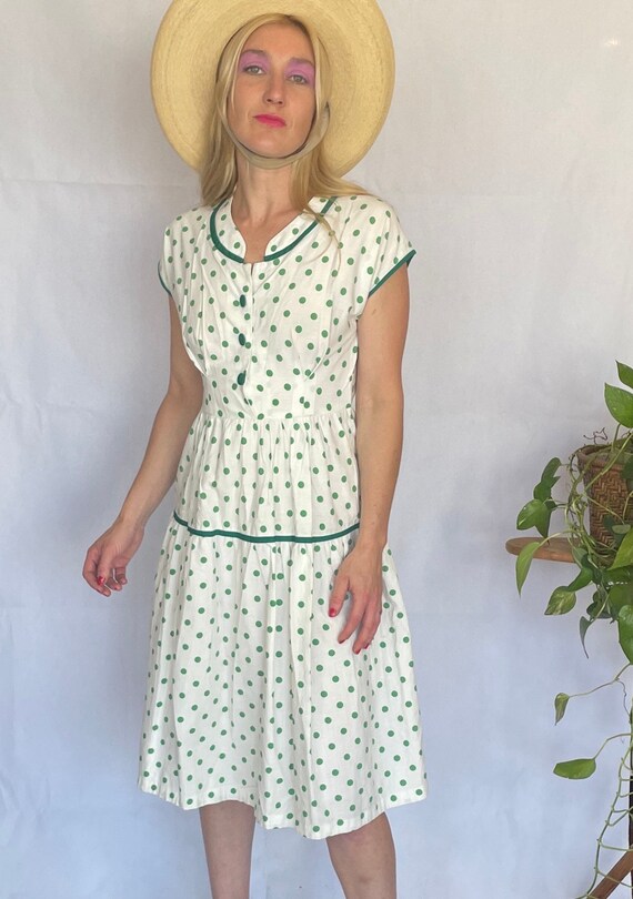 1940’s white with green polka dot picnic day dress - image 2