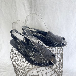 Vintage Enzo Angiolini woven sling back peep toe black sandal