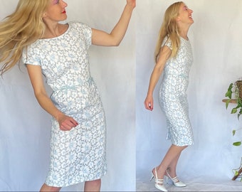 Vintage 1950’s eyelet floral wiggle dress