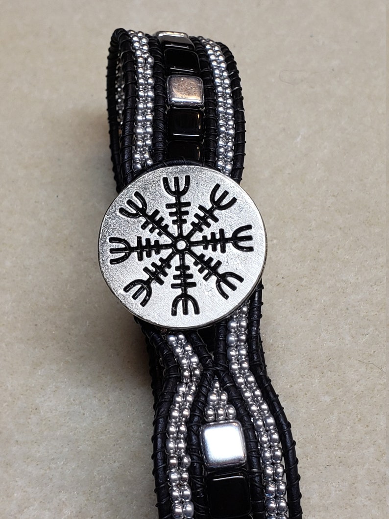 Vegvisir The Helm of Awe
