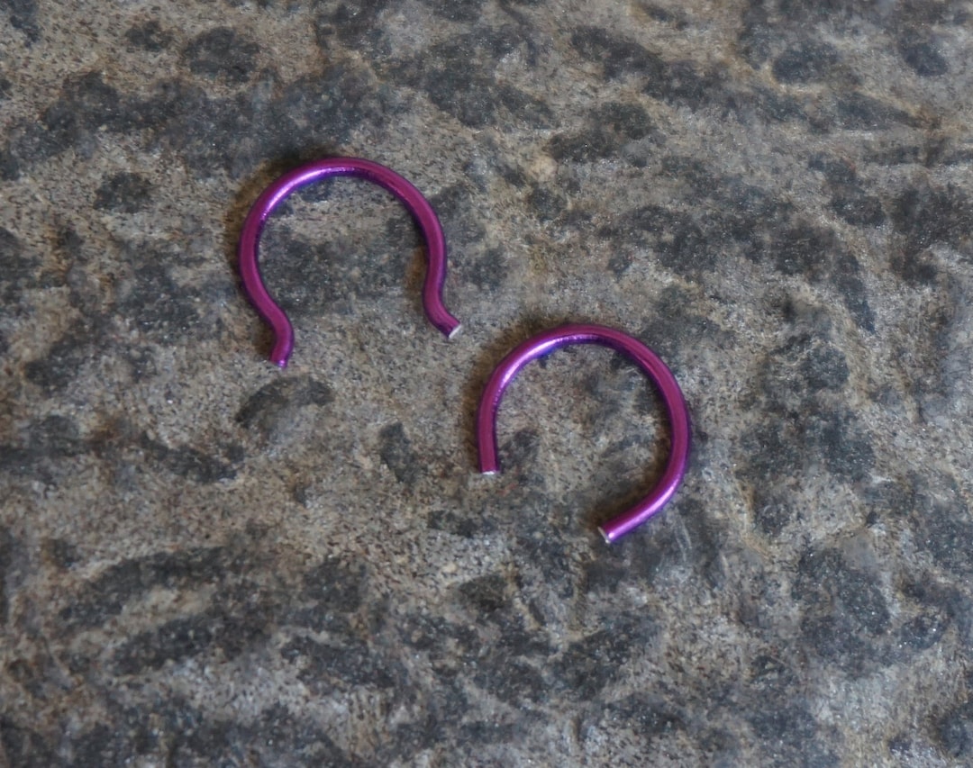 18 Gauge Septum Halter Farbiger Halter Nasenhalter Piercing Retainer 18-gauge-septum-halter-farbiger-halter-nasenhalter-piercing-retainer