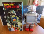 1969 HORIKAWA SPACE EXPLORER Robot w Box Battery Op Tin Toy Made In Japan Works Mint