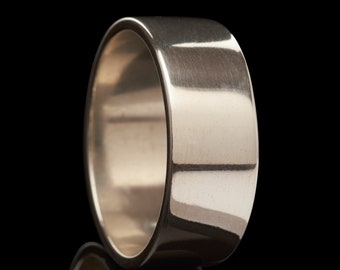 Bague large en argent massif polie par Nathan Walker