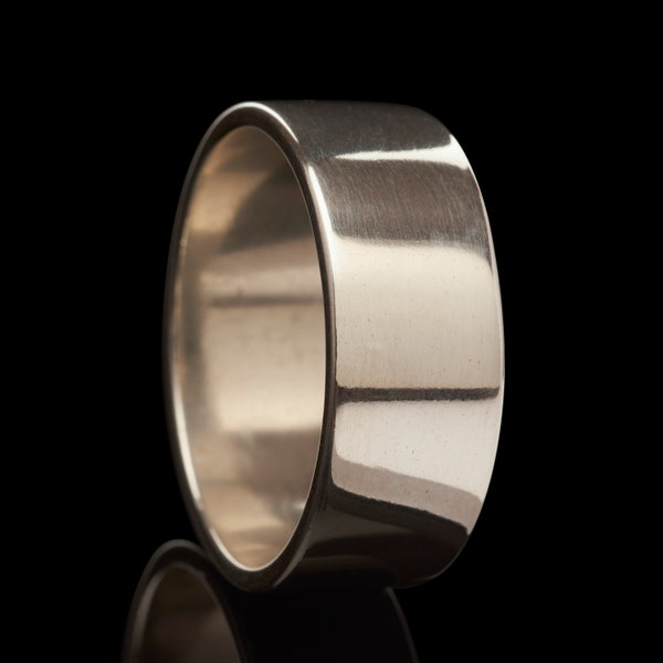 Bague large en argent massif polie par Nathan Walker