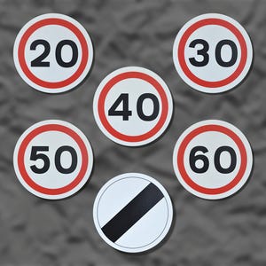 道路標識コースター - 速度制限標識をあしらった、高品質のコルク裏地のメラミンコースター6枚セット