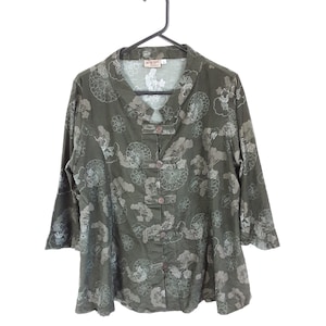 Vintage Khaki Green Floral Corduroy Dirndl Blouse Women&#39;s Loose Fitting Button Strap Front Oversized Shirt, 3/4 Sleeve, 90s, Size Small