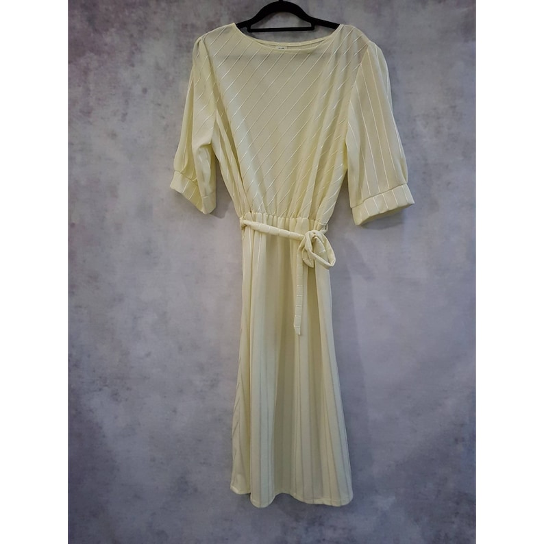 Plus Size UK 20 Vintage Pale Lemon Yellow Striped Embroidered Tie Belted Fit and Flare Puff Sleeve Tea Dress