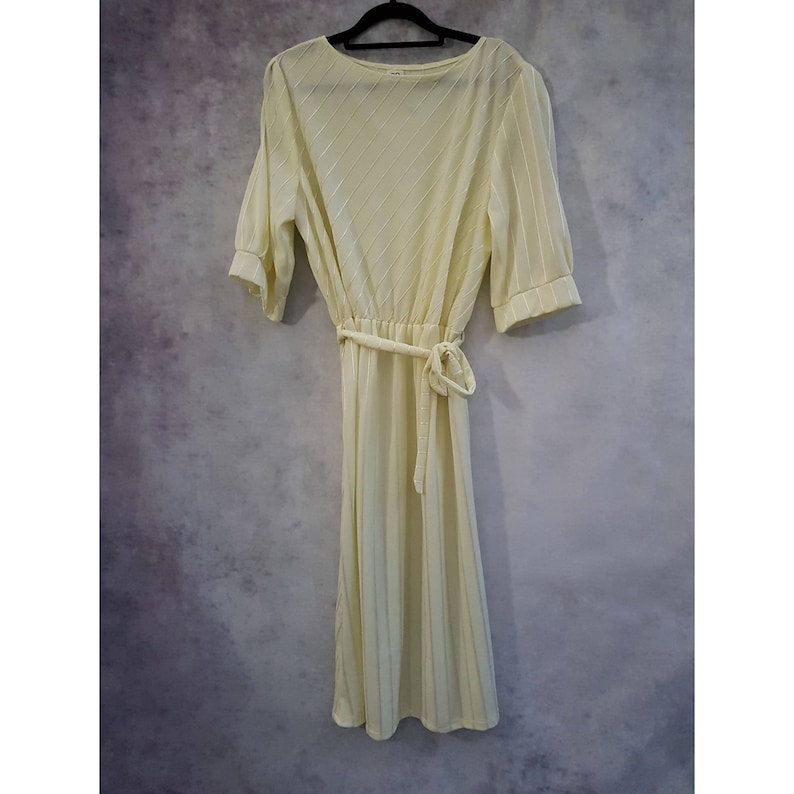 Plus Size UK 20 Vintage Pale Lemon Yellow Striped Embroidered Tie Belted Fit and Flare Puff Sleeve Tea Dress