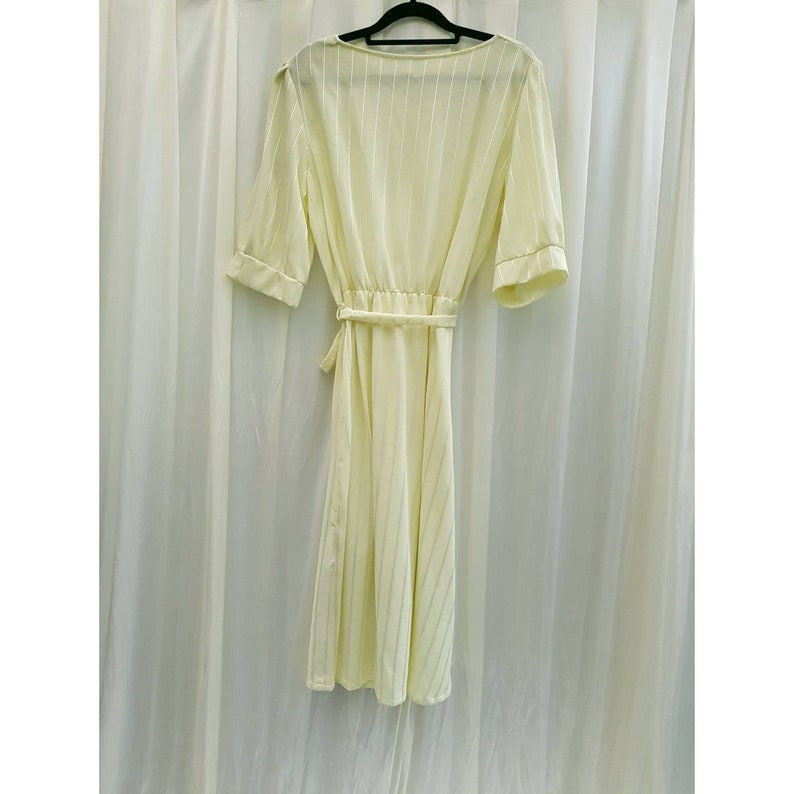 Plus Size UK 20 Vintage Pale Lemon Yellow Striped Embroidered Tie Belted Fit and Flare Puff Sleeve Tea Dress