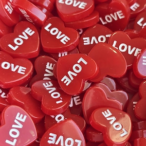 Grandes corações de resina - Cabochões falsos de doces para o Dia dos Namorados para DIY e artesanato - 6 peças para artesanato - NÃO comestíveis - Suprimentos para artesanato