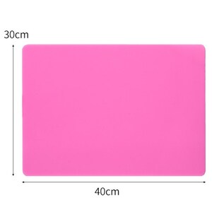 K&ouml;nnte beinhalten: Eine rosa Silikon-Backmatte mit den Ma&szlig;en 40 cm x 30 cm.