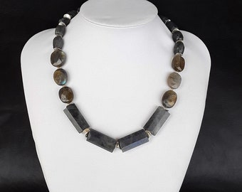 The Hestia Labradorite Healing Necklace made of pure 925 Silver combined with Labradorite