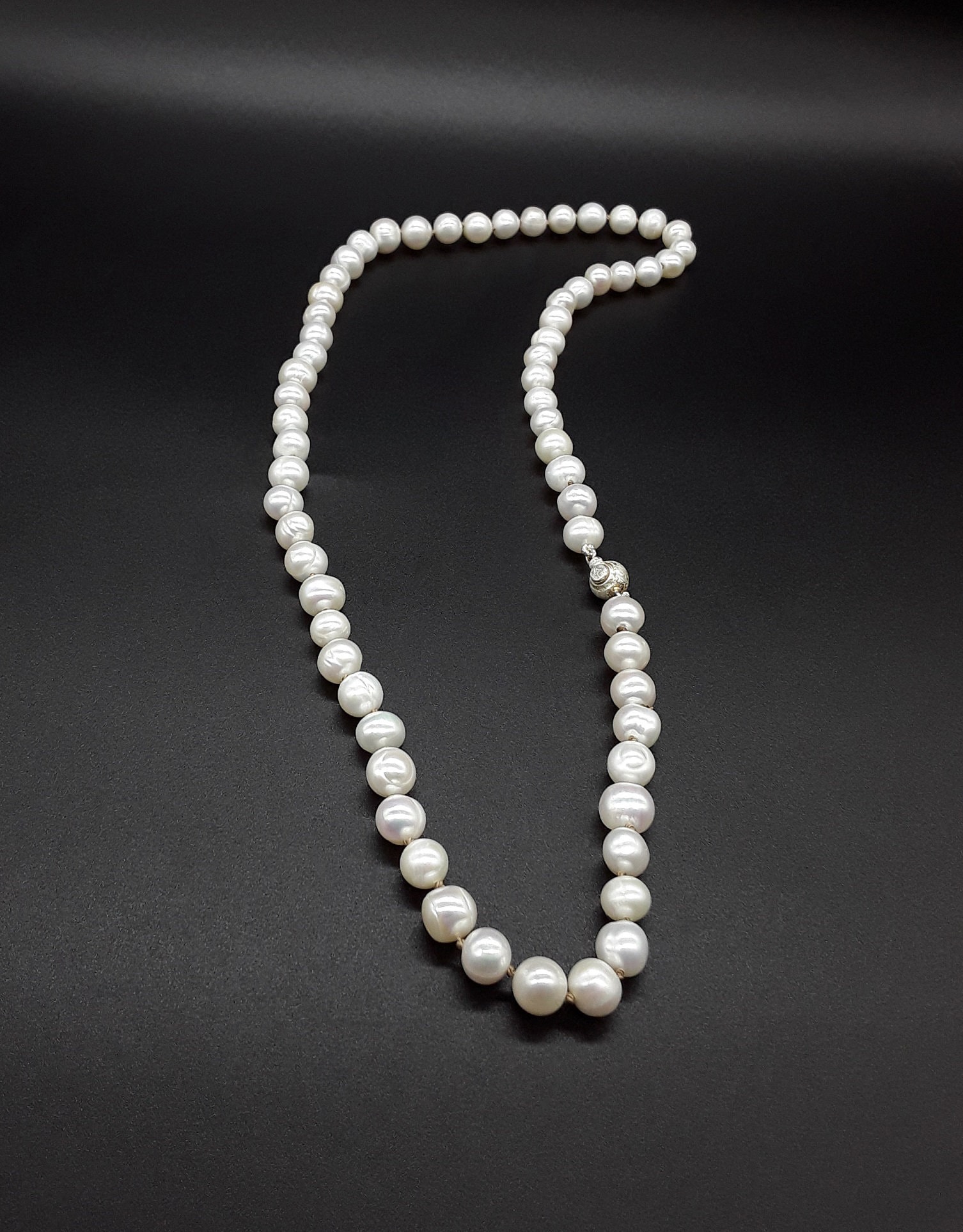 パールムーンネックレス（シルバーバージョン）は、高品質の