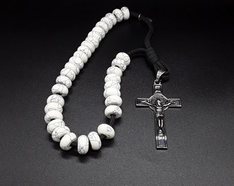 Ascension Military 550 Paracord 33 Perlen Rosenkranz aus Triple-A hochwertigen Howlite Perlen und dem Holy Sigil Stainless Silver Cross.