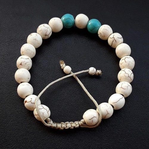 Odysseus shops Quest, Reiki Charged high quality Bracelet, made exclusively of Howlite and Amethyst gemstone beads, energy infused for protection