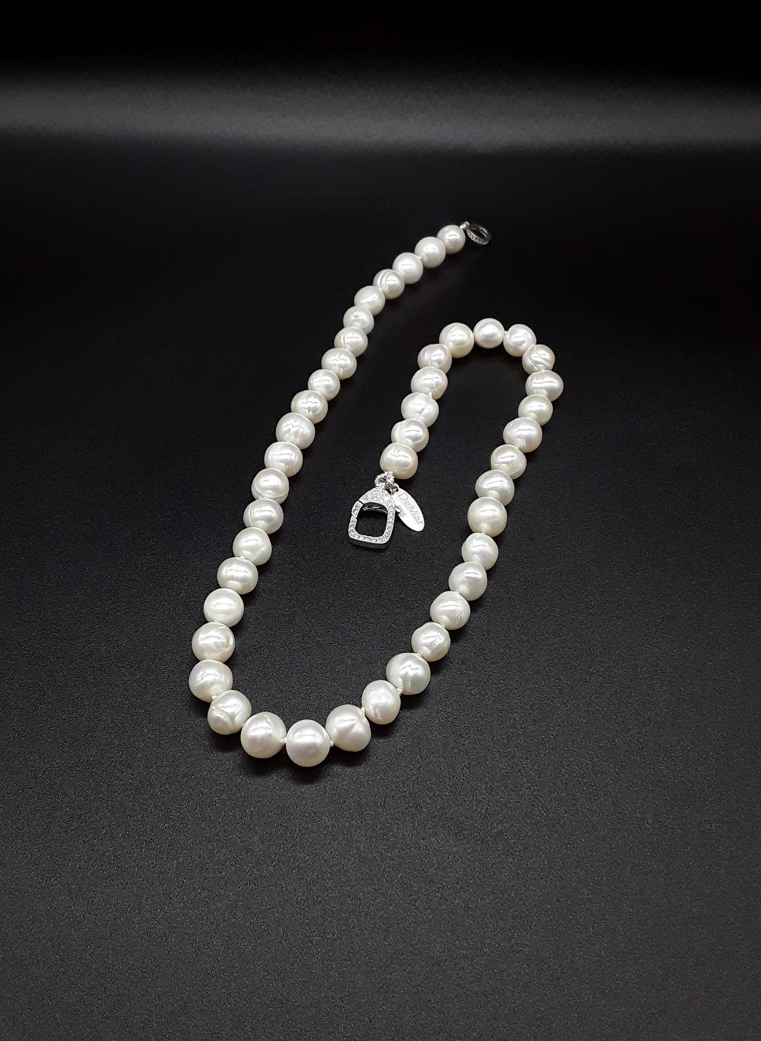 PRY シュウト　 Silver & White Pearl Necklace The White Pearl Necklace Made of Triple-a High Quality
