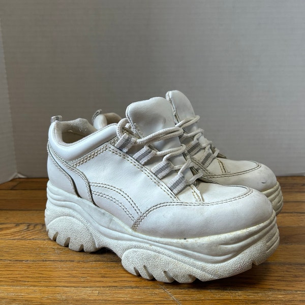90s chunky sneakers