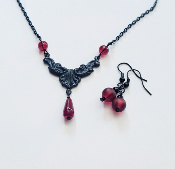 Red and 2024 black necklace set