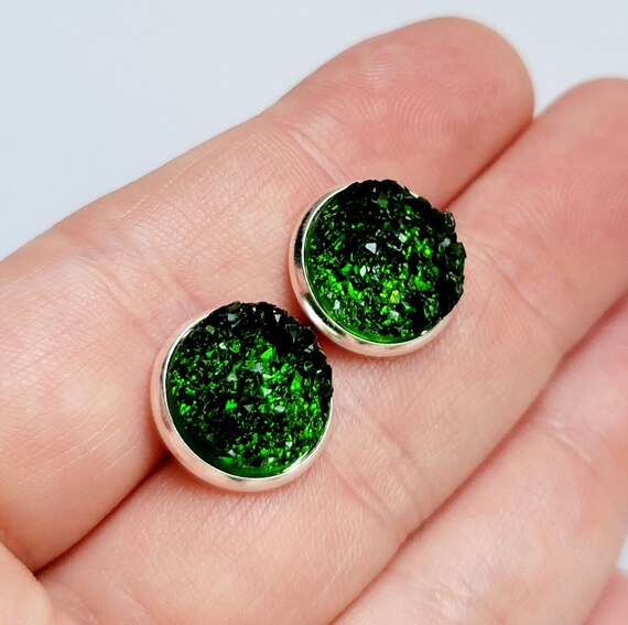 Large green stud earrings discount